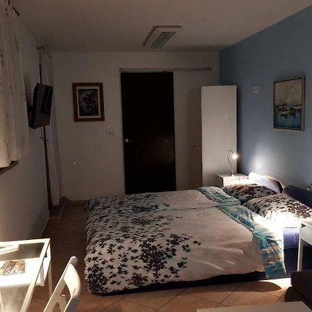L&M Room Пула Екстериор снимка