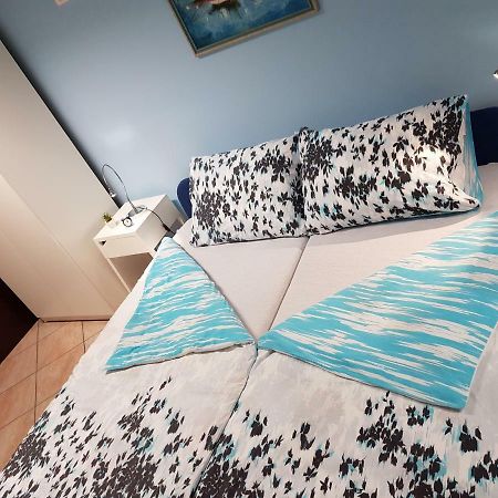 L&M Room Пула Екстериор снимка
