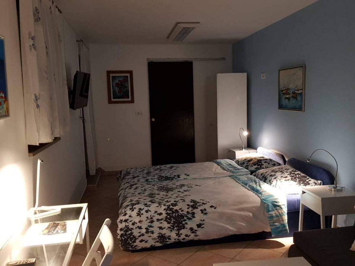 L&M Room Пула Екстериор снимка