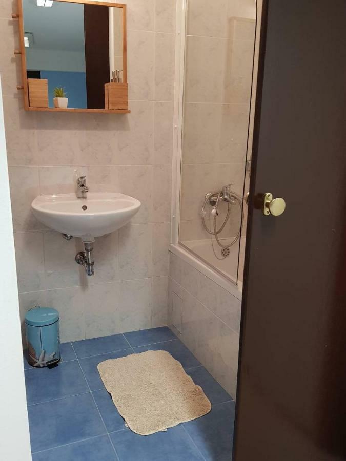 L&M Room Пула Екстериор снимка