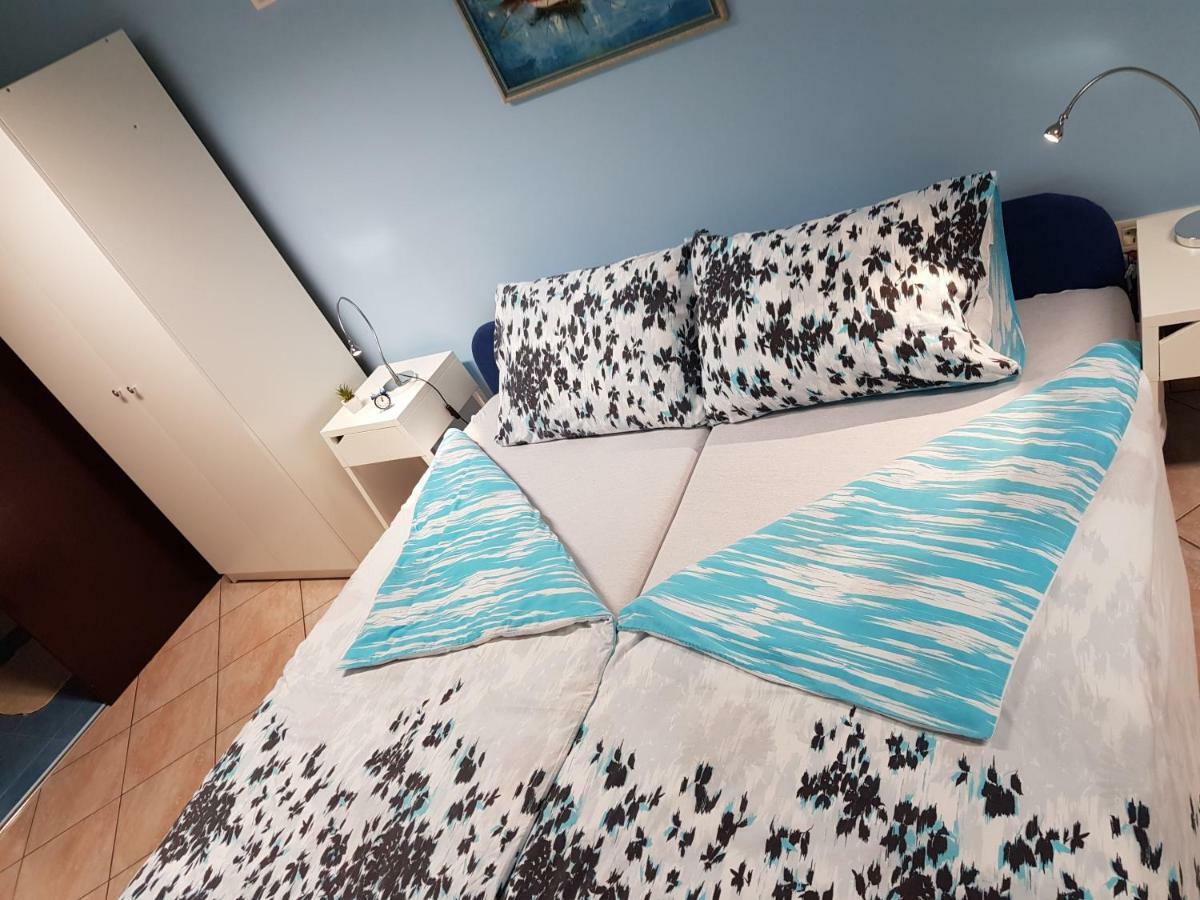L&M Room Пула Екстериор снимка